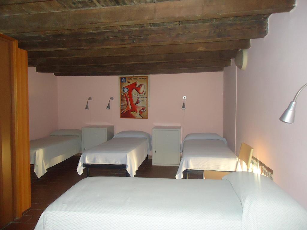 Hostal Protezione Della Giovane - Female Verona